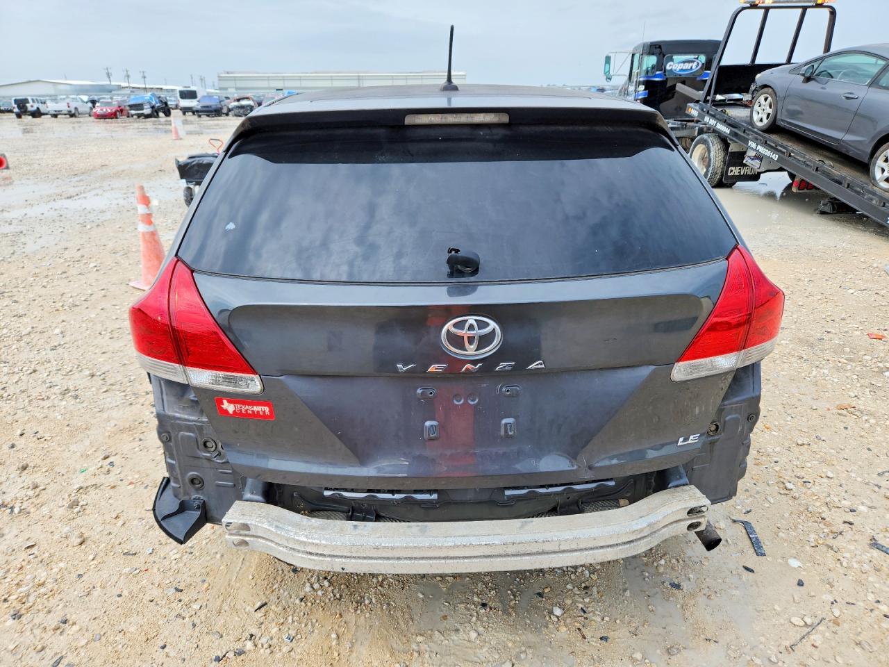 2012 TOYOTA VENZA LE photo 11