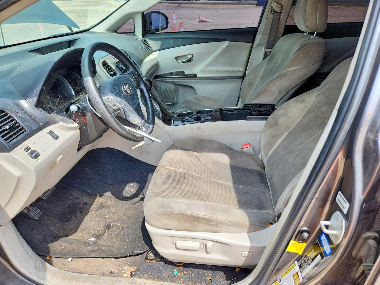 2012 TOYOTA VENZA LE photo 13
