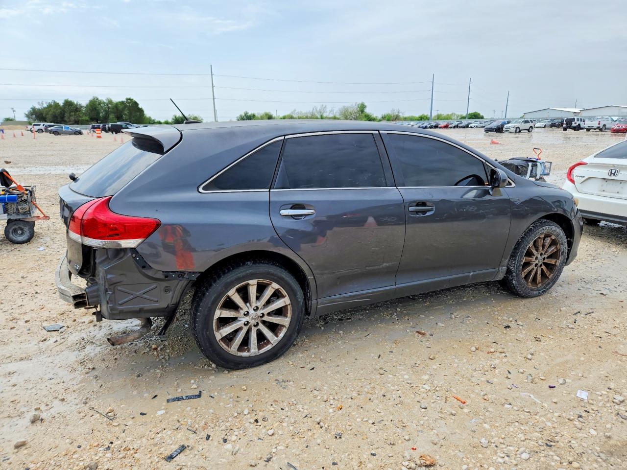2012 TOYOTA VENZA LE photo 5