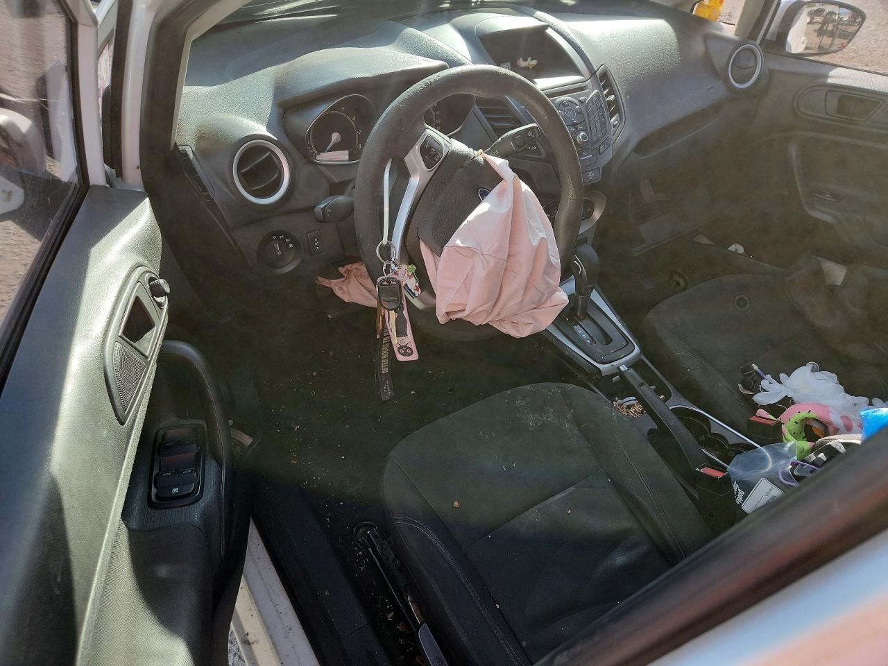 2018 FORD FIESTA SE photo 15