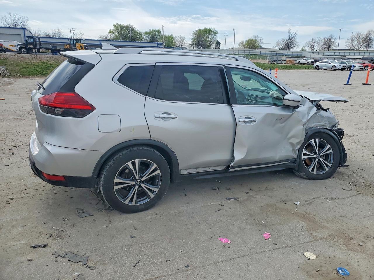 2017 NISSAN ROGUE SL photo 7