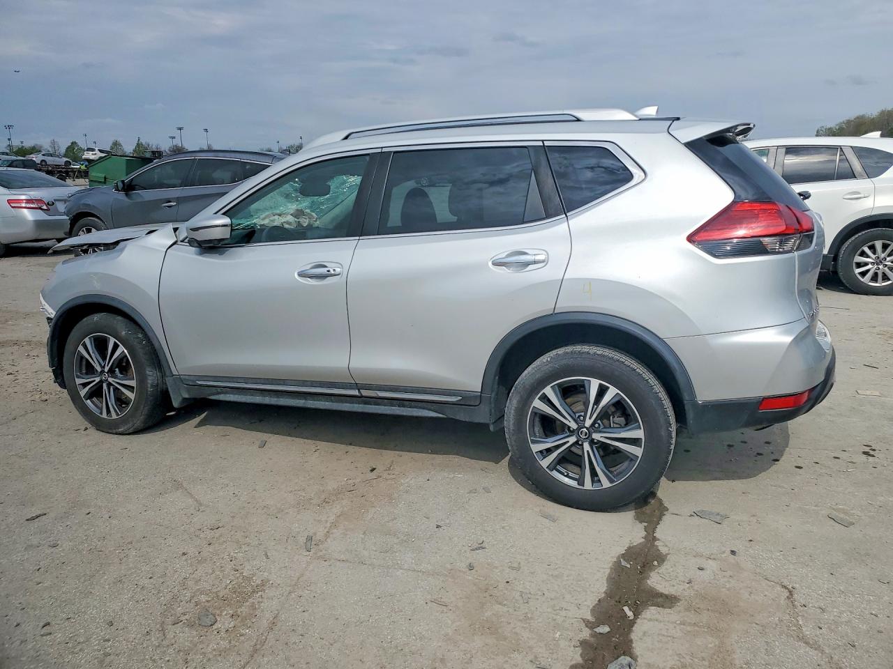 2017 NISSAN ROGUE SL photo 4