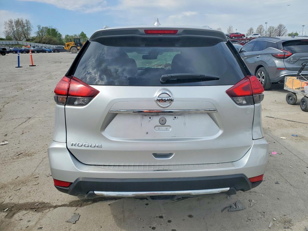 2017 NISSAN ROGUE SL photo 16