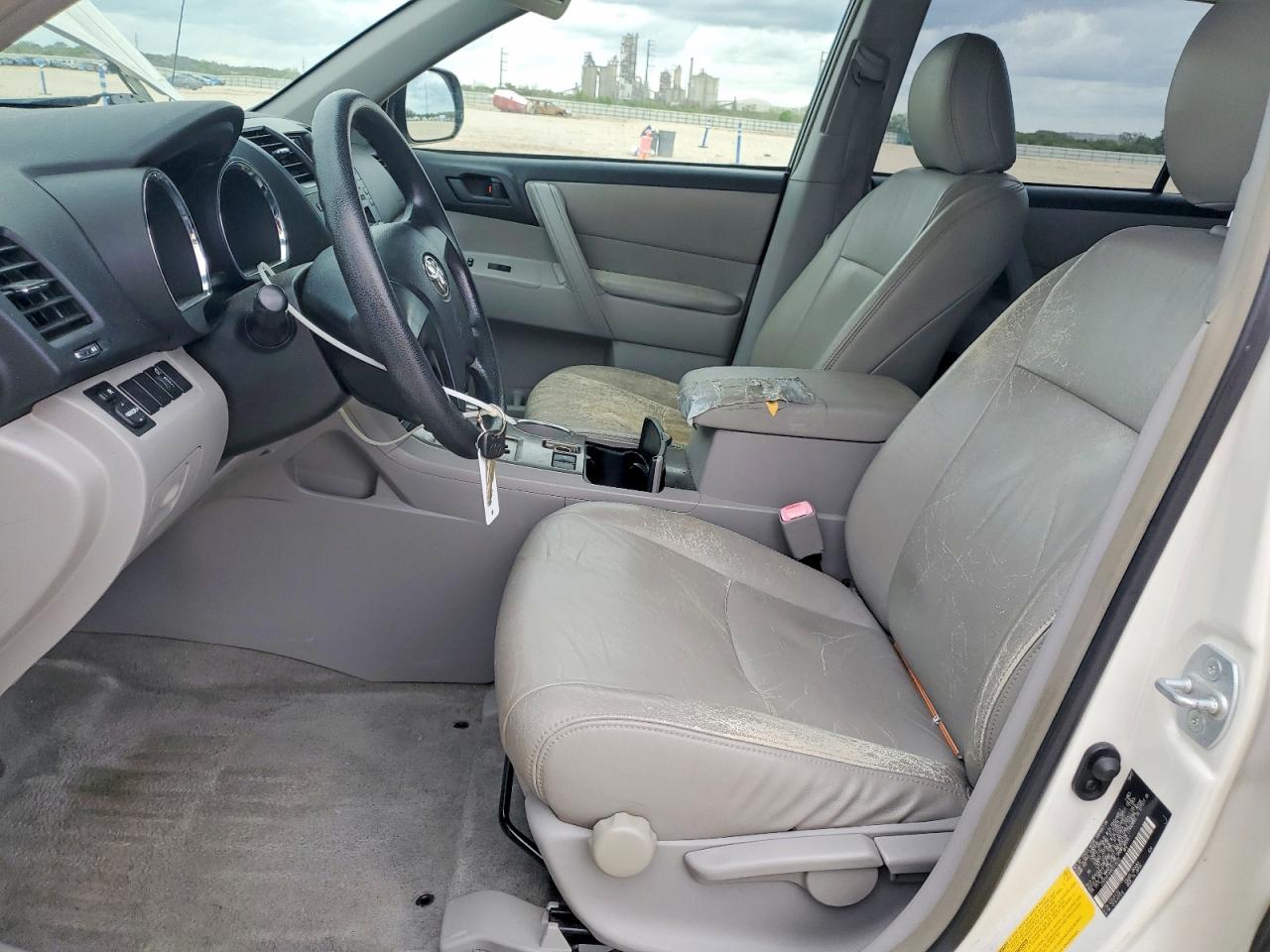 2008 TOYOTA HIGHLANDER BASE photo 13