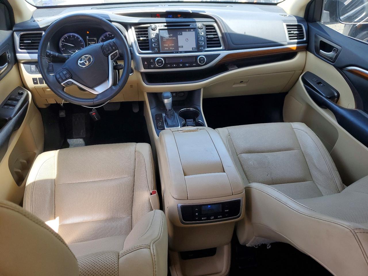 2017 TOYOTA HIGHLANDER LIMITED photo 8