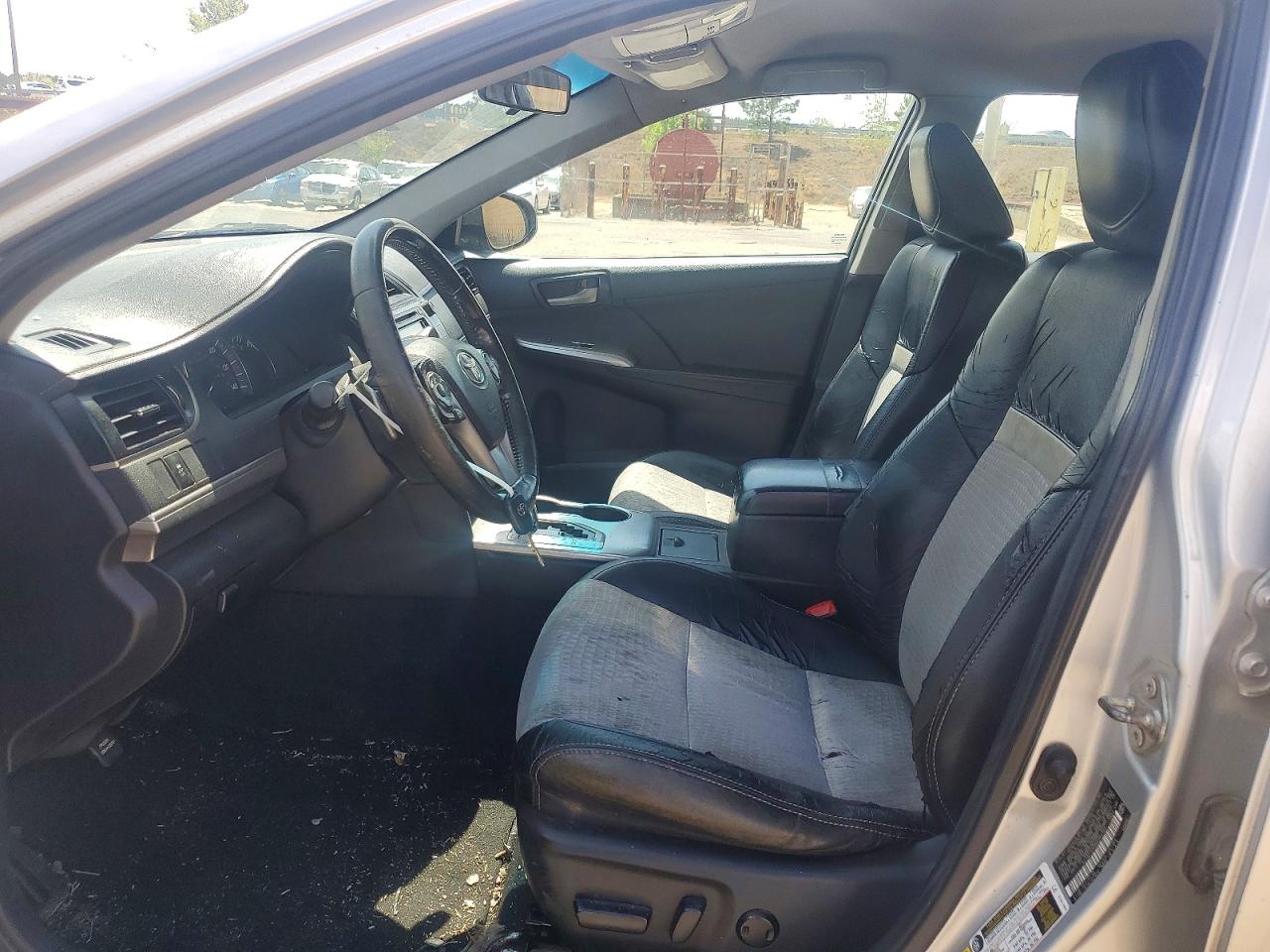 2014 TOYOTA CAMRY SE photo 7