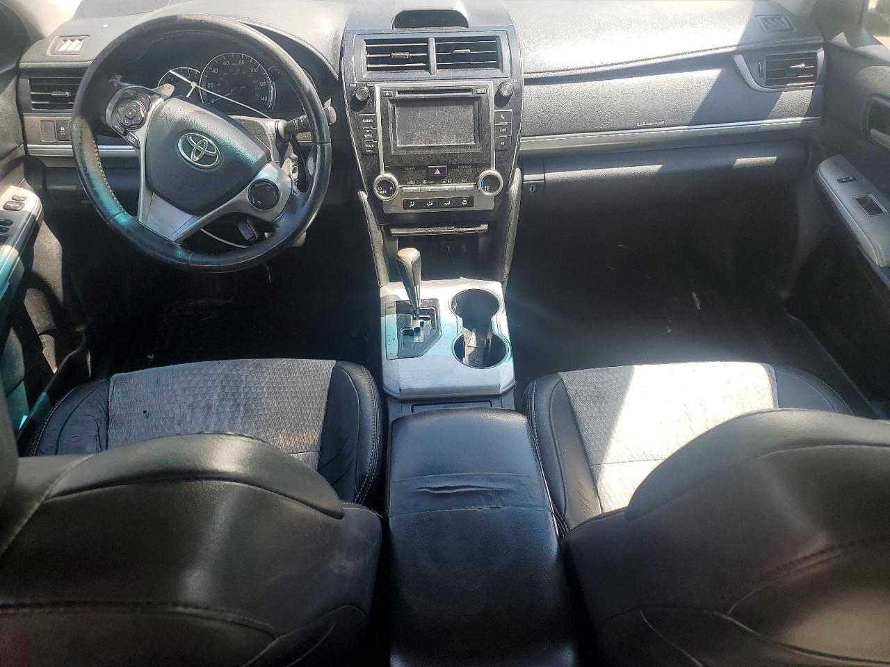 2014 TOYOTA CAMRY SE photo 8
