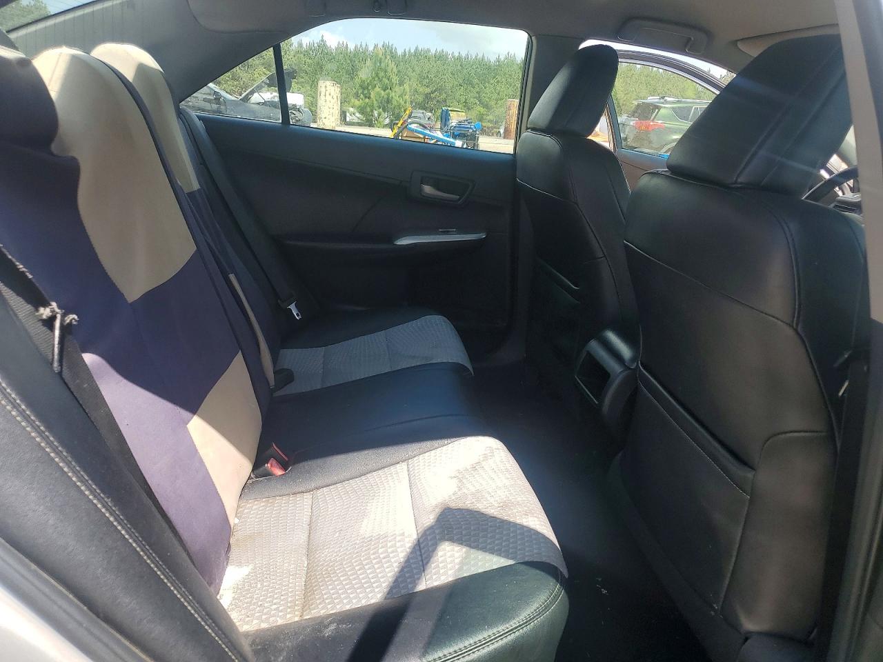 2014 TOYOTA CAMRY SE photo 10