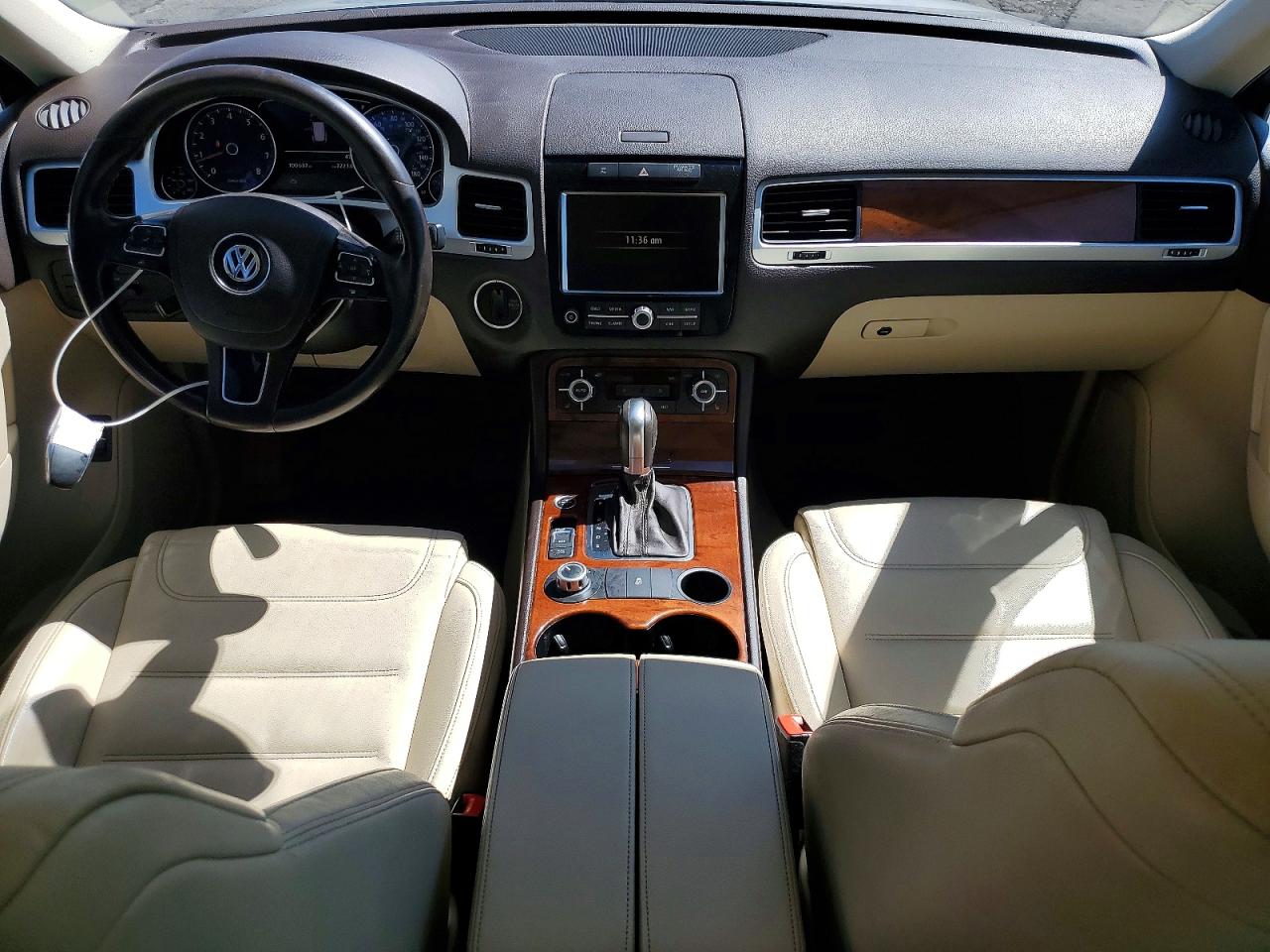 2011 VOLKSWAGEN TOUAREG V6 photo 15