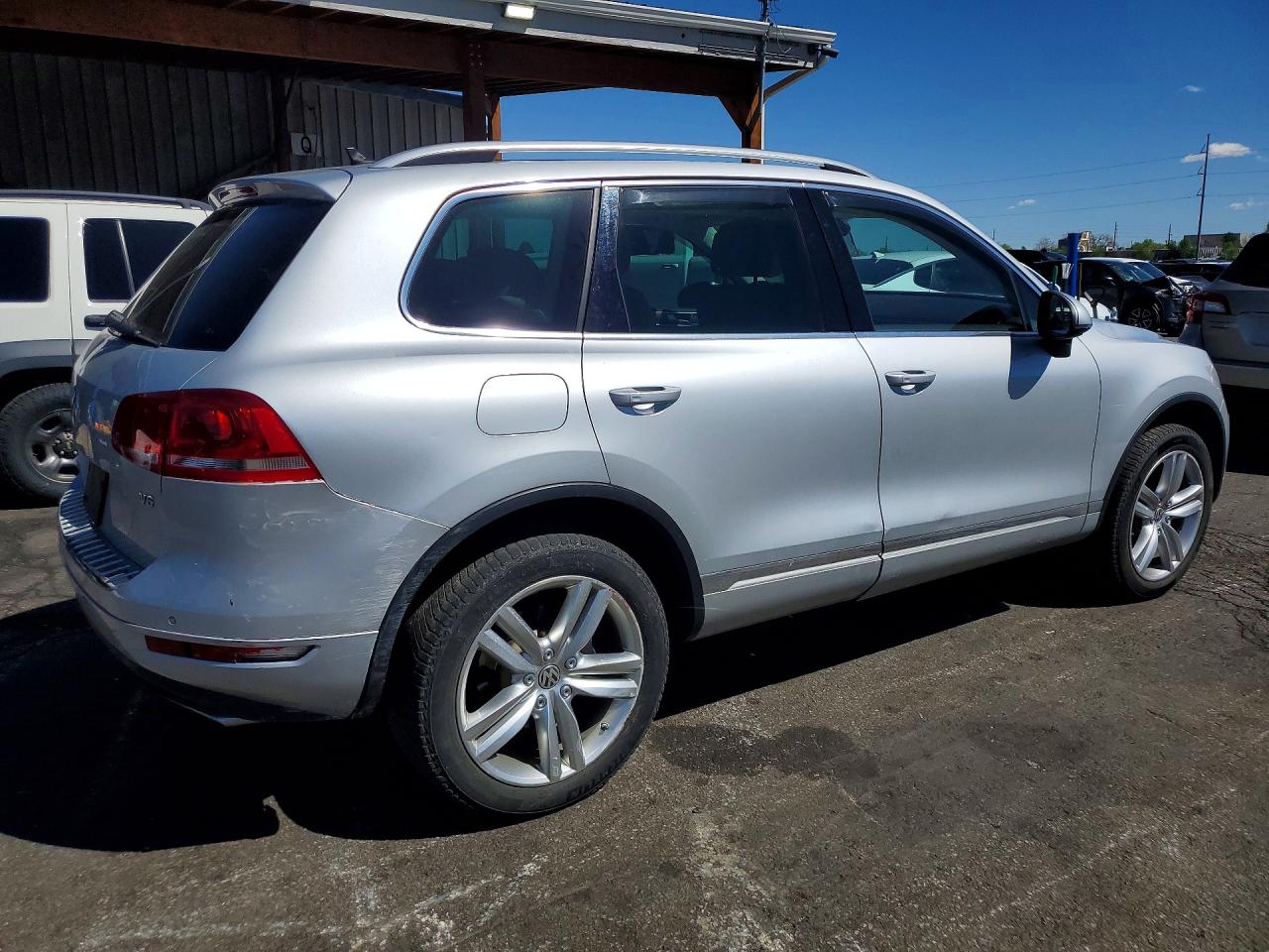 2011 VOLKSWAGEN TOUAREG V6 photo 5