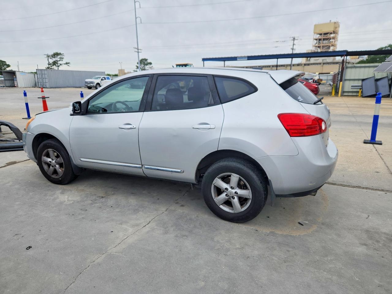2013 NISSAN ROGUE S photo 3