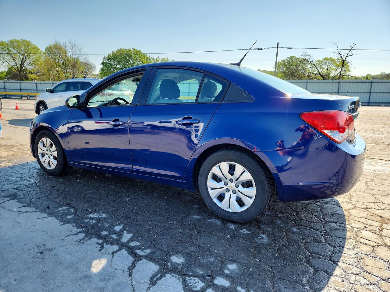 2013 CHEVROLET CRUZE LS photo 3