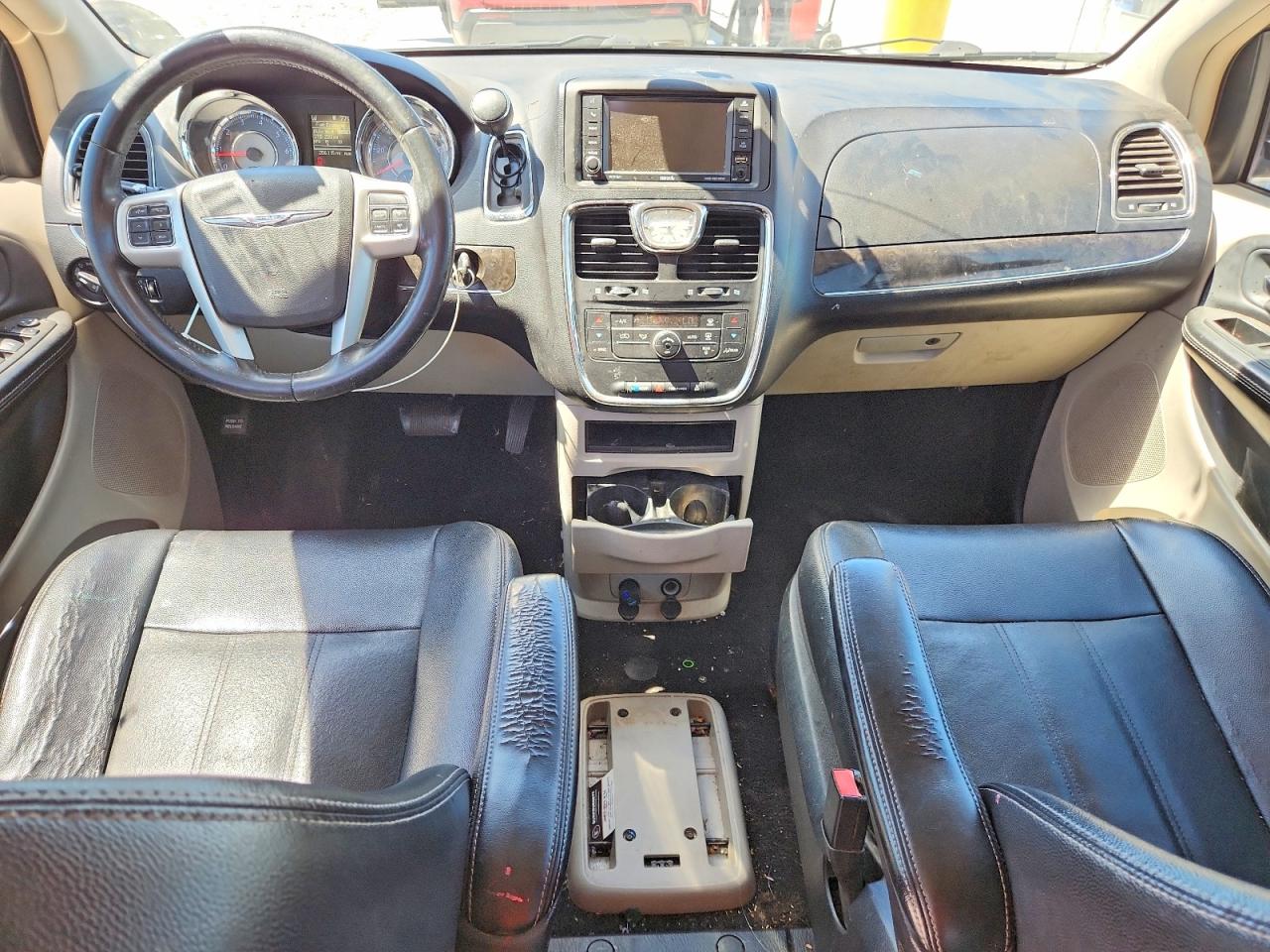 2015 CHRYSLER TOWN & COUNTRY TOURING photo 15