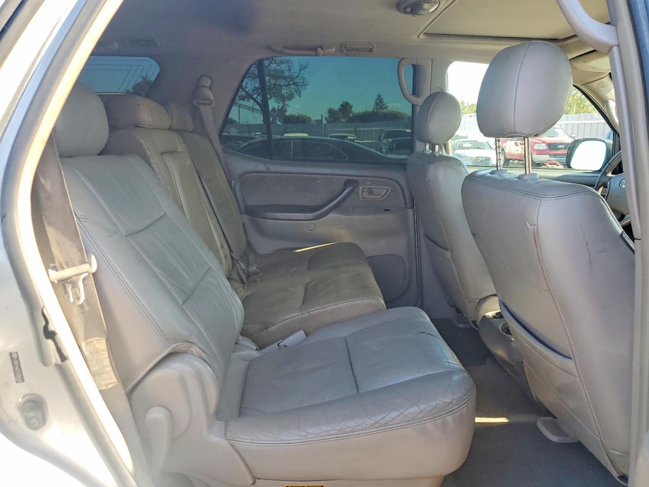 2007 TOYOTA SEQUOIA SR5 photo 11