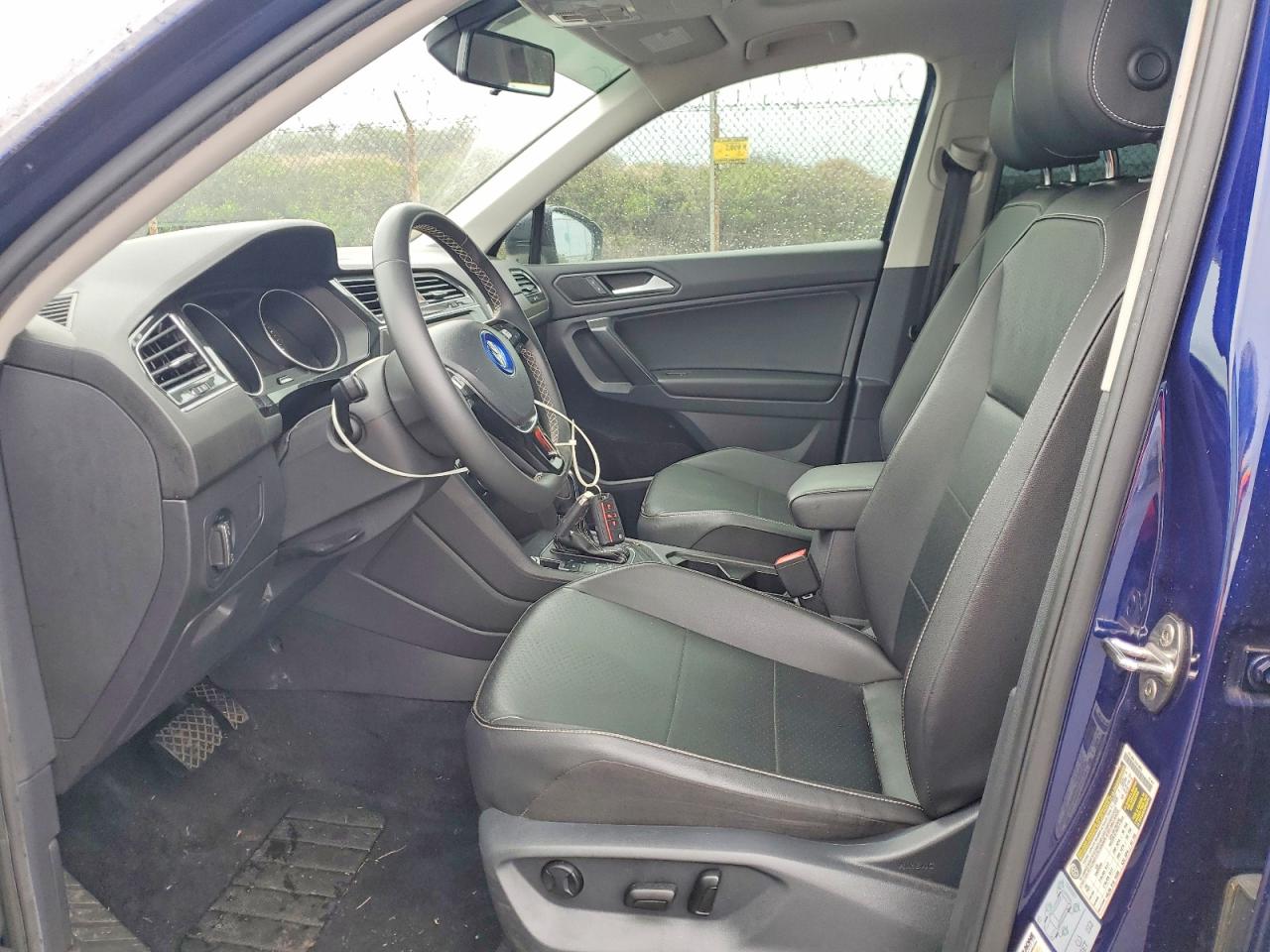 2021 VOLKSWAGEN TIGUAN SE photo 13