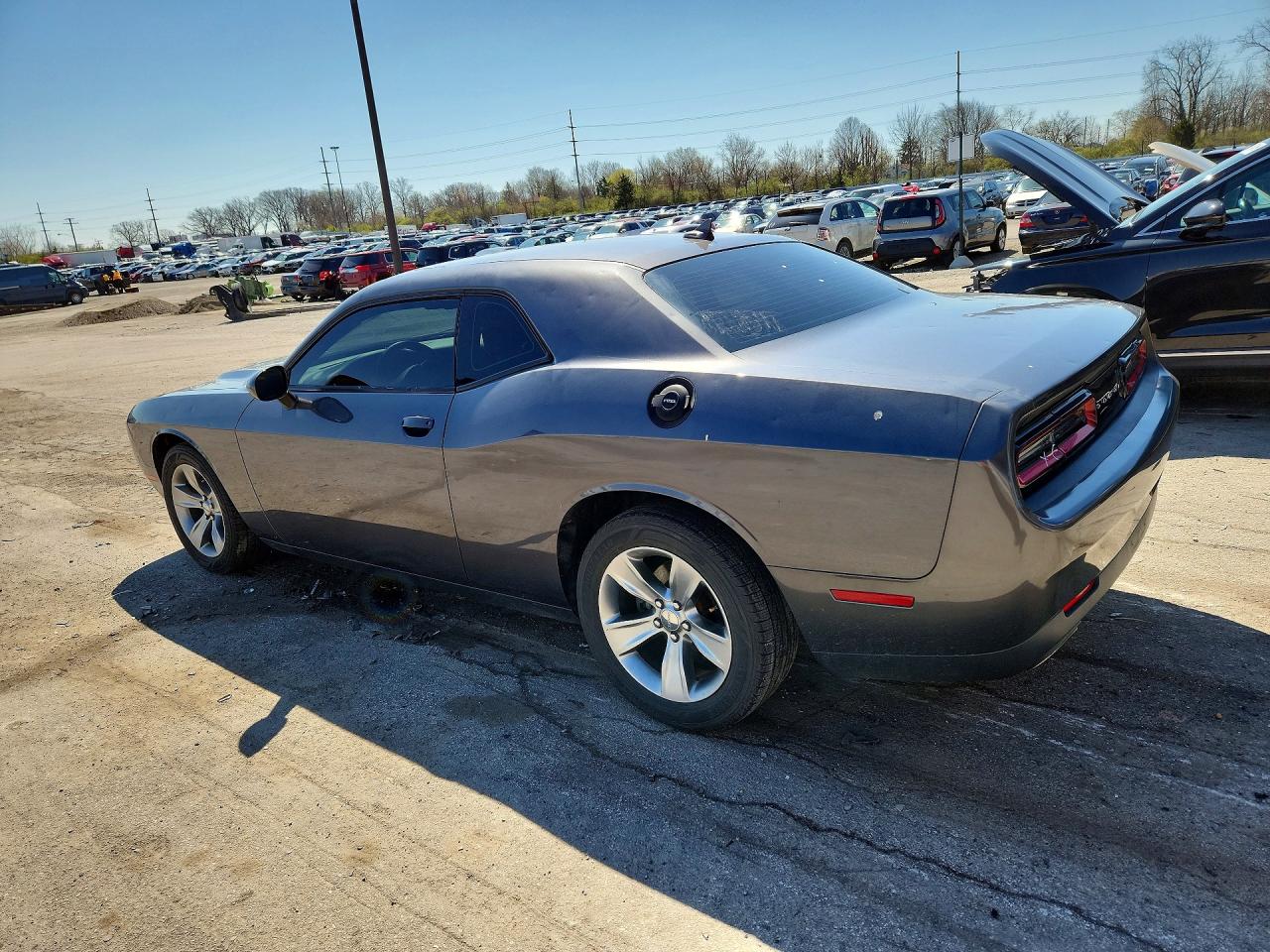 2016 DODGE CHALLENGER SXT photo 2