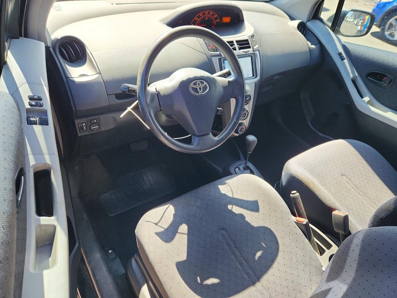 2010 TOYOTA YARIS BASE photo 22