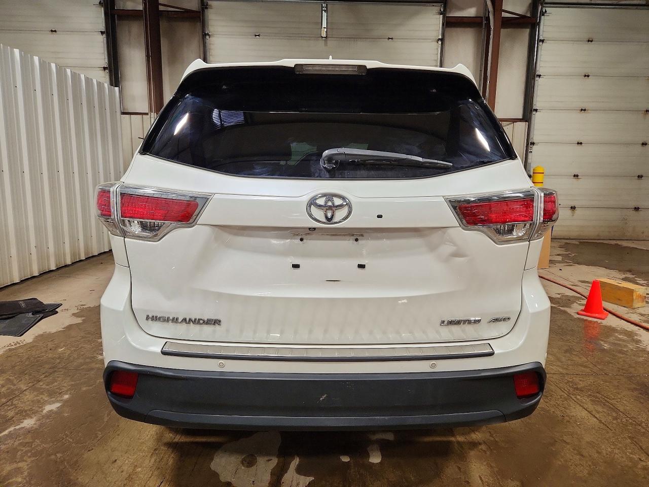 2014 TOYOTA HIGHLANDER LIMITED photo 6