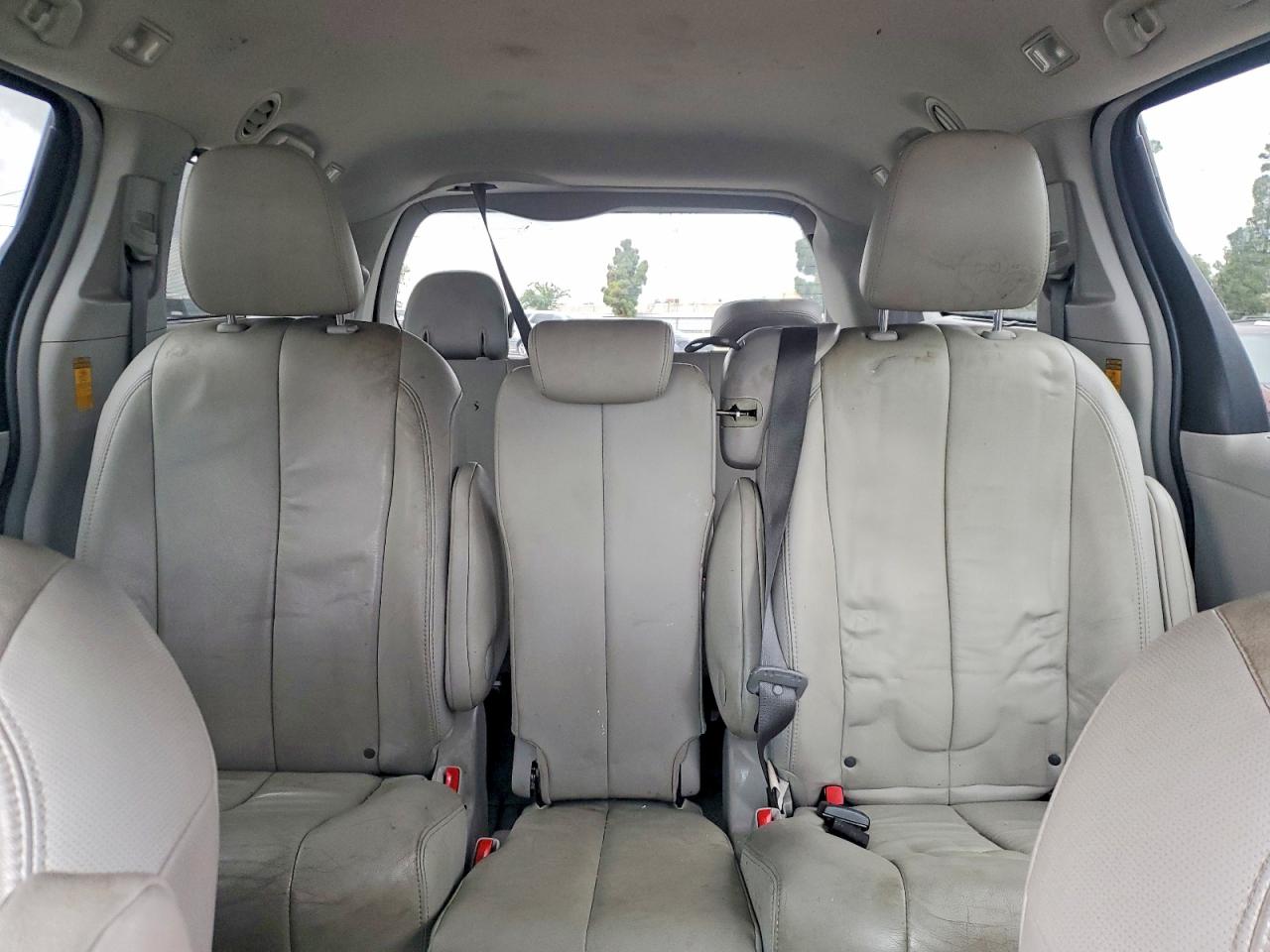 2014 TOYOTA SIENNA XLE 8-PASSENGER photo 19