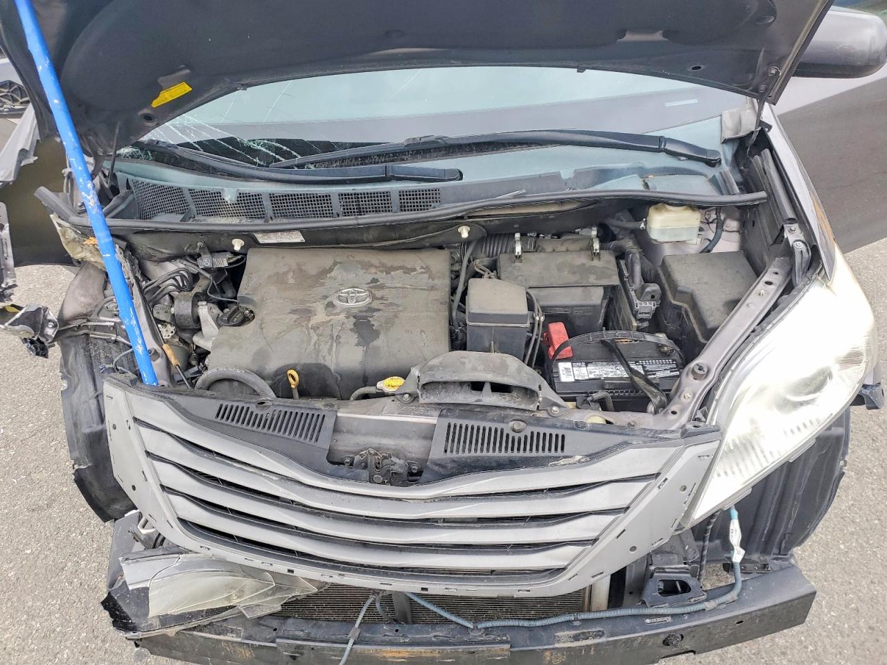 2014 TOYOTA SIENNA XLE 8-PASSENGER photo 23