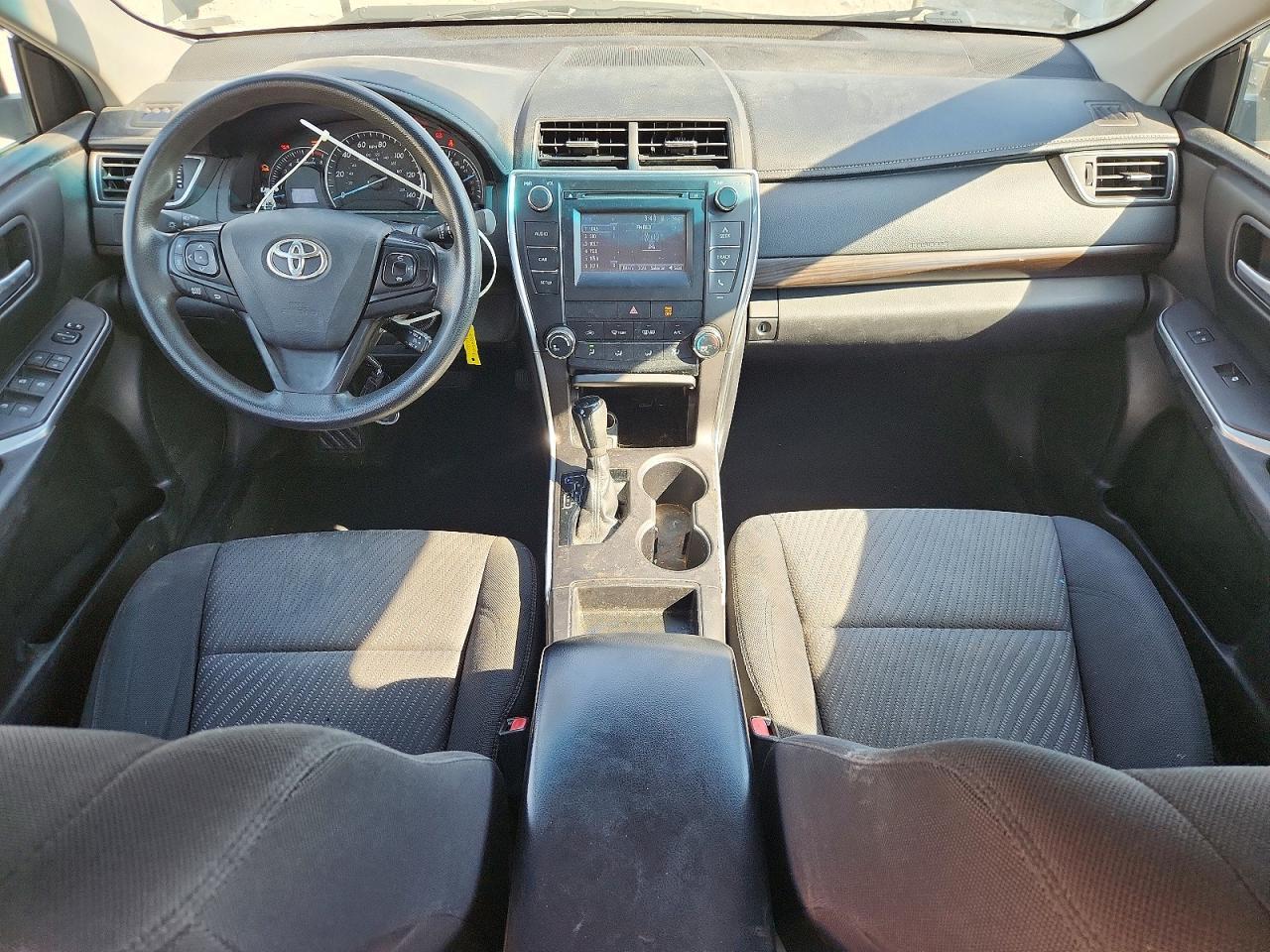 2015 TOYOTA CAMRY LE photo 22