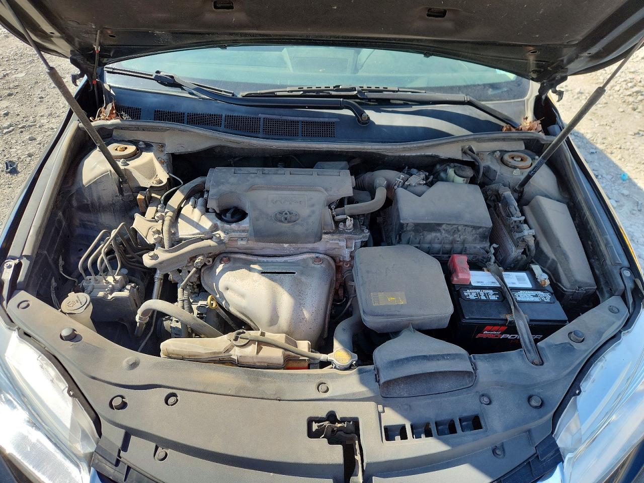 2015 TOYOTA CAMRY LE photo 31