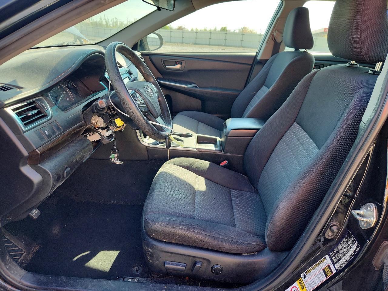 2015 TOYOTA CAMRY LE photo 19