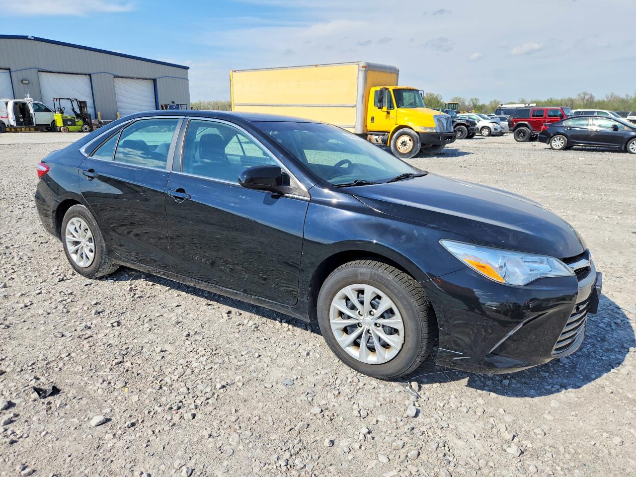 2015 TOYOTA CAMRY LE photo 10