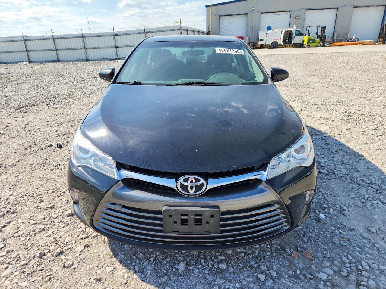 2015 TOYOTA CAMRY LE photo 13