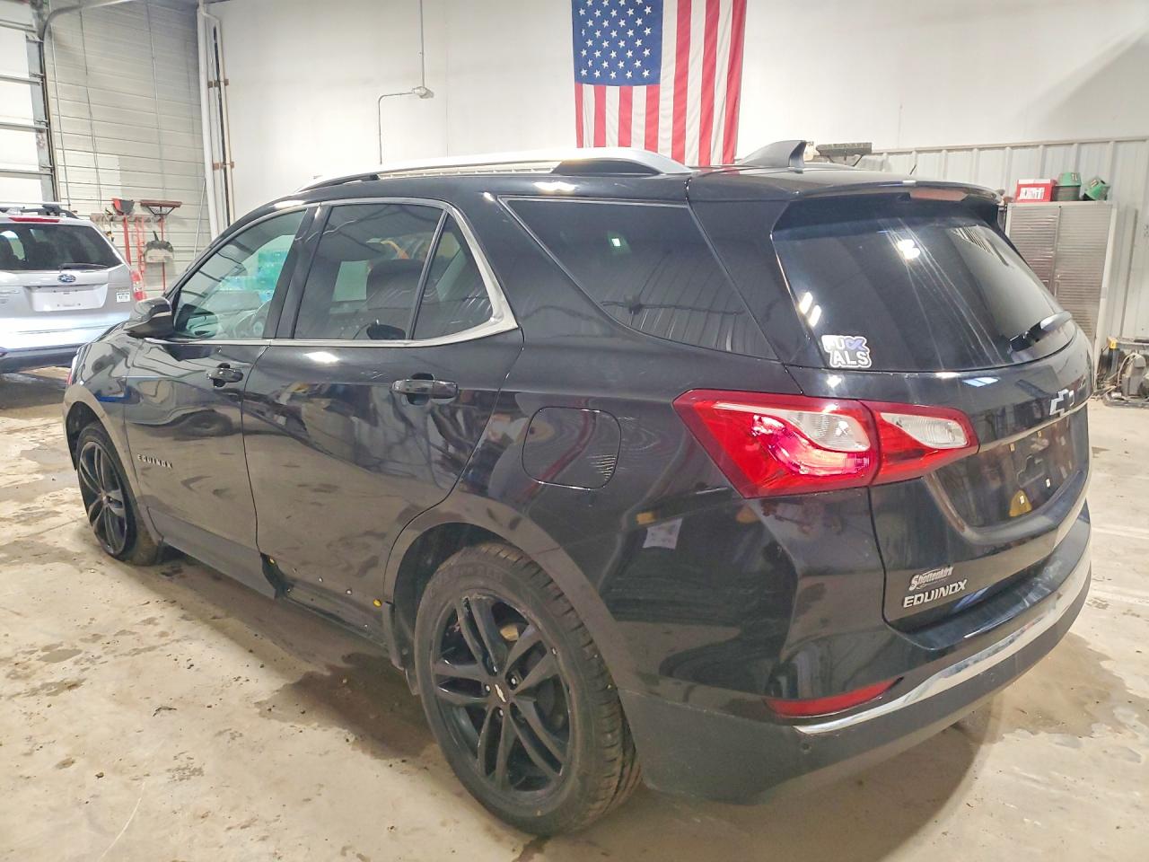 2020 CHEVROLET EQUINOX LT photo 2