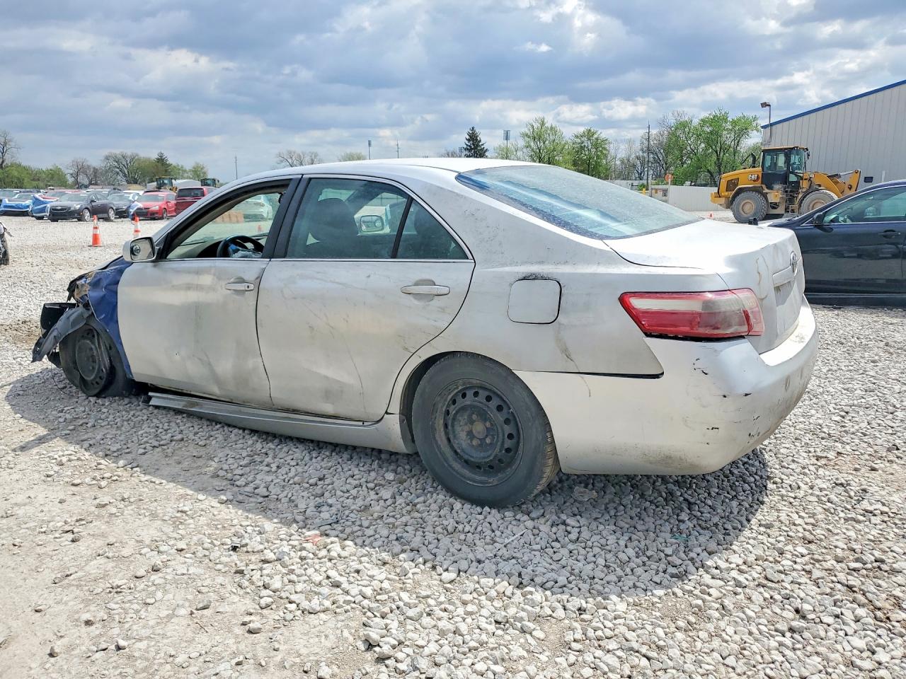 2009 TOYOTA CAMRY LE photo 2