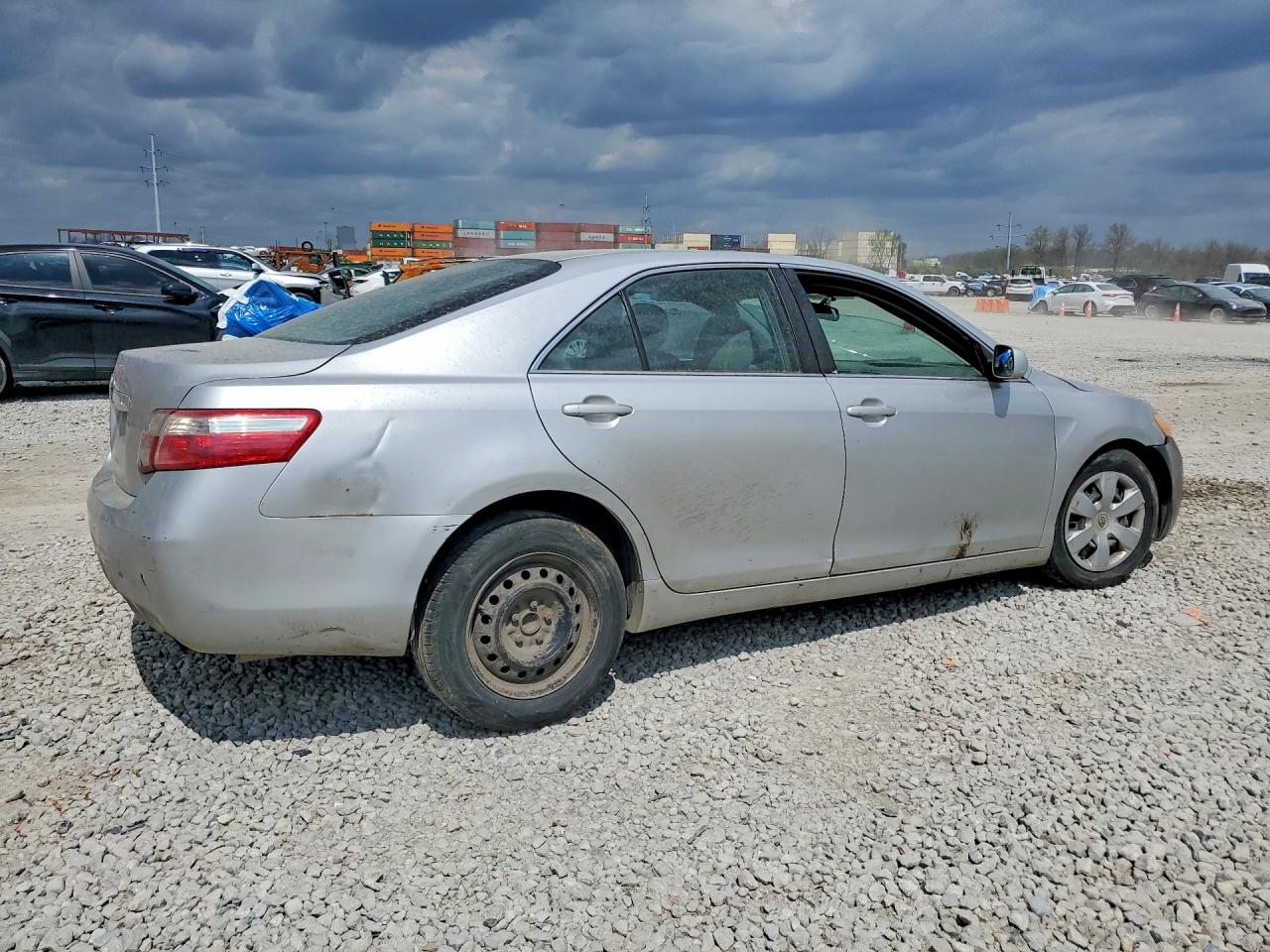 2009 TOYOTA CAMRY LE photo 3