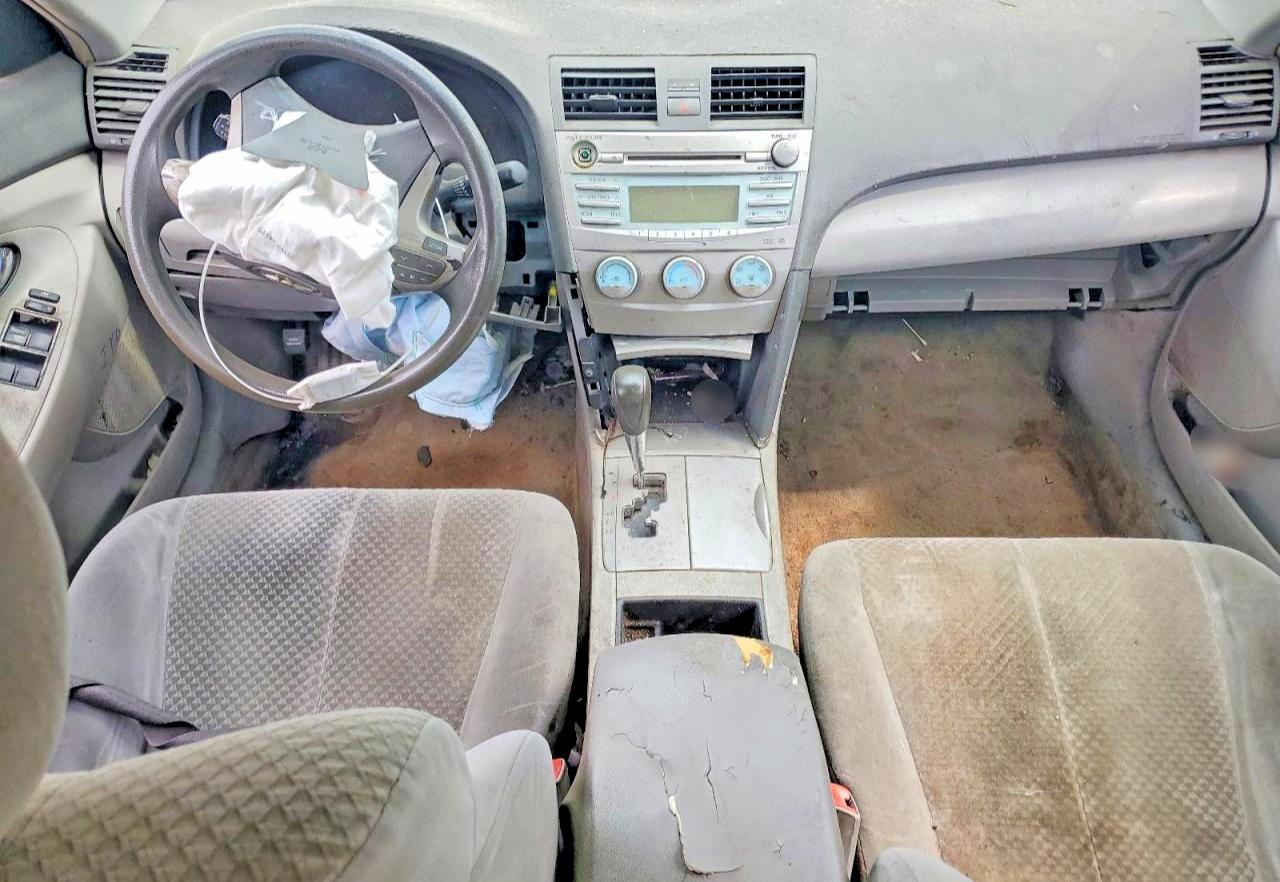 2009 TOYOTA CAMRY LE photo 8