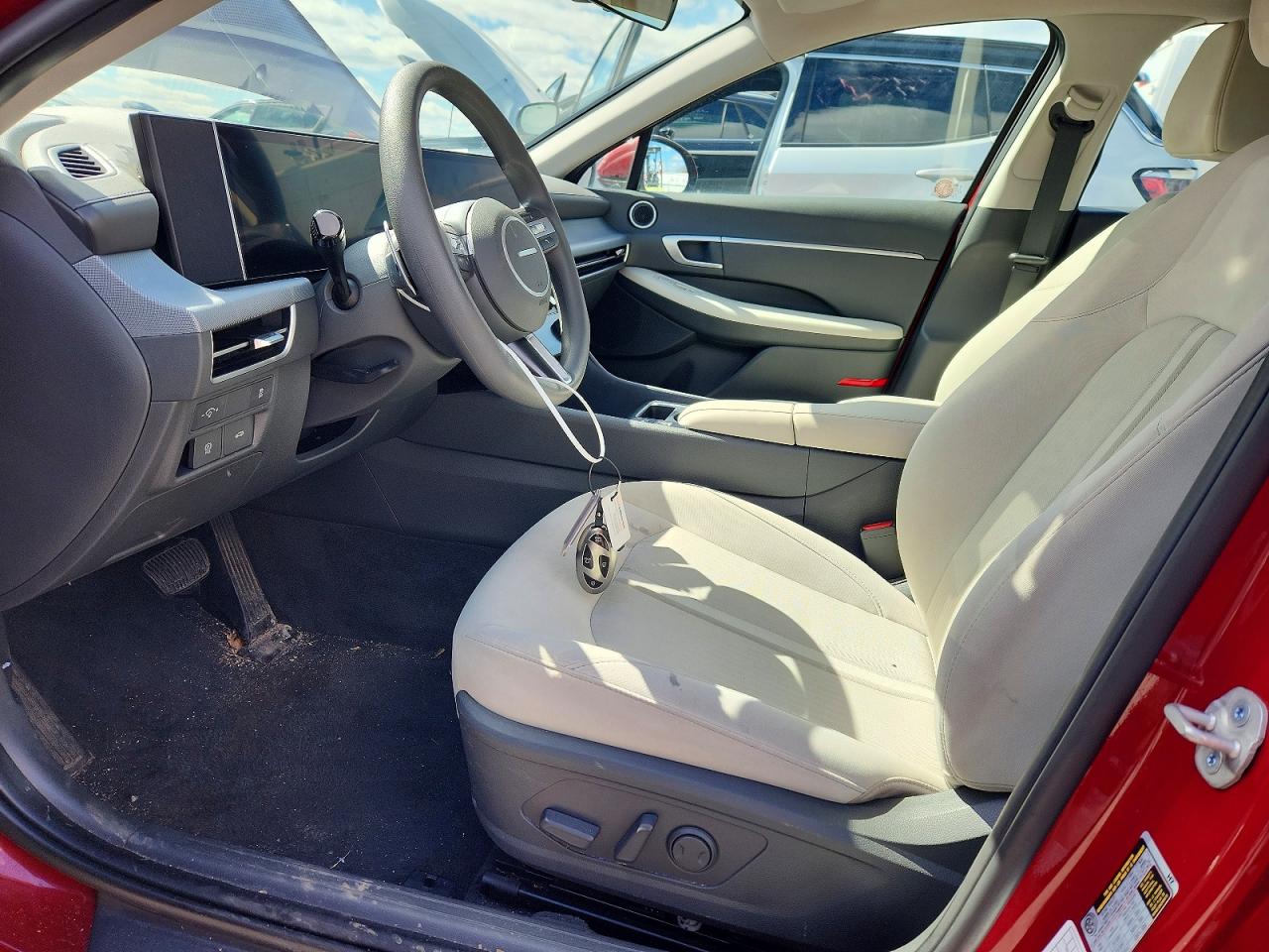 2025 HYUNDAI SONATA SEL photo 13