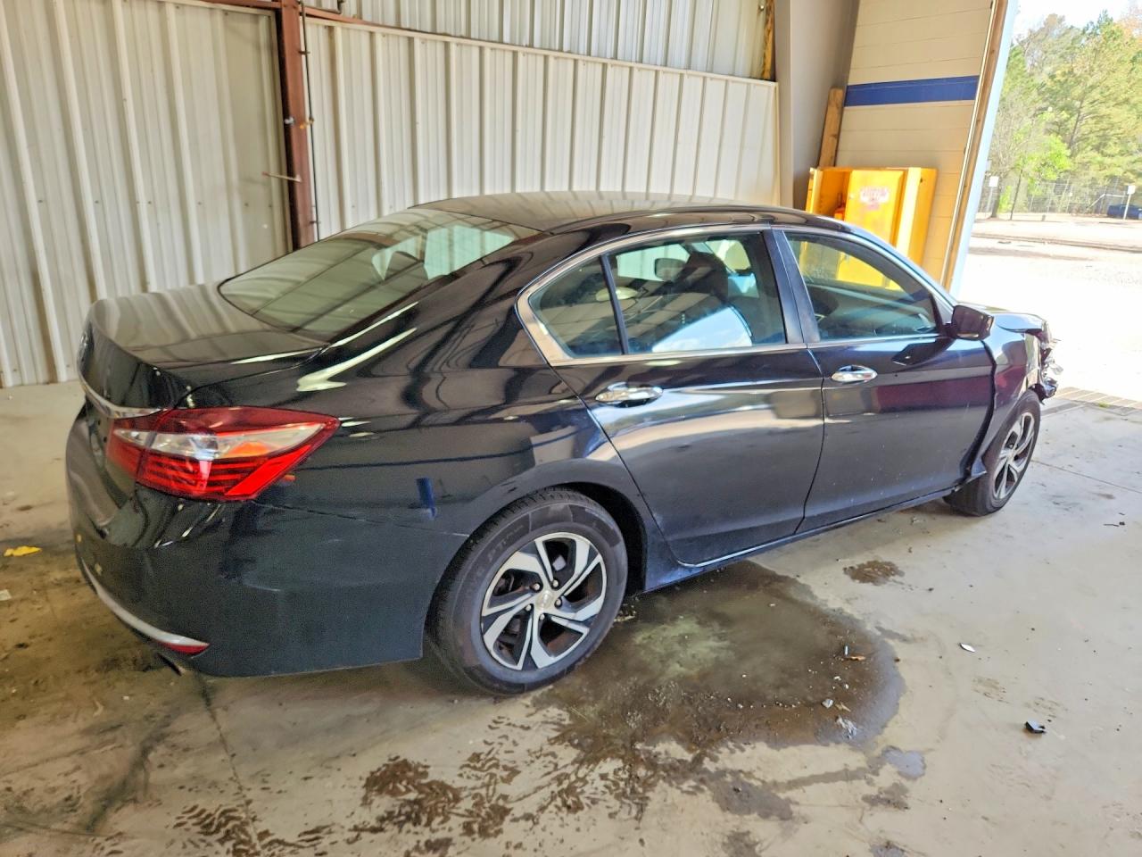 2016 HONDA ACCORD LX photo 5