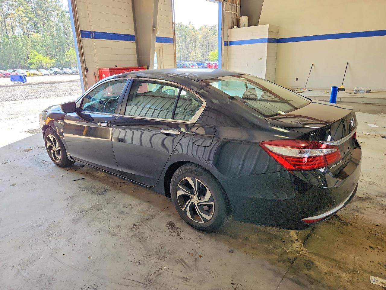 2016 HONDA ACCORD LX photo 3