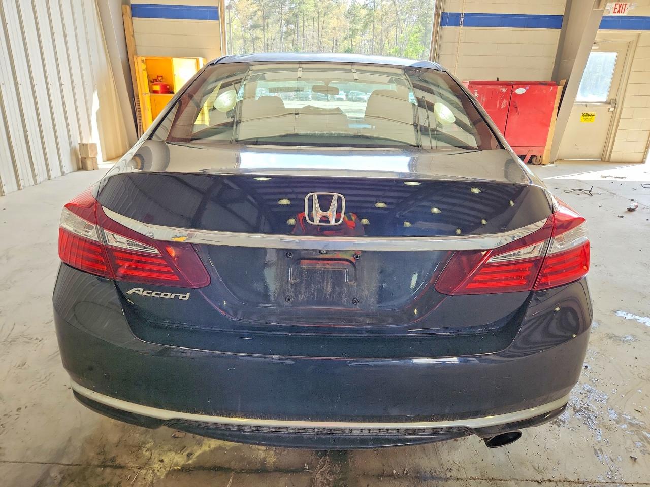 2016 HONDA ACCORD LX photo 11