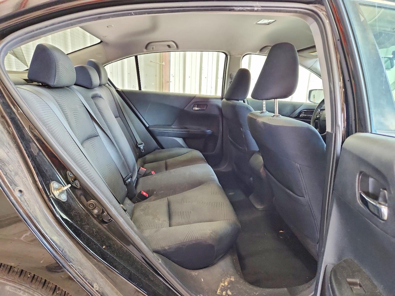 2016 HONDA ACCORD LX photo 19