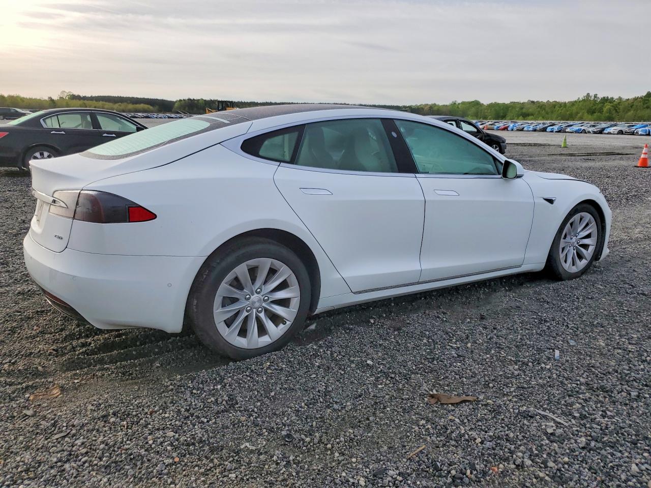 2018 TESLA MODEL S photo 7