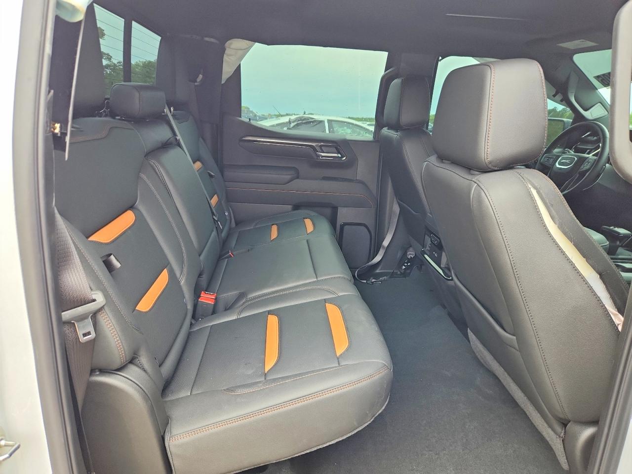 2025 GMC SIERRA K1500 AT4 photo 10