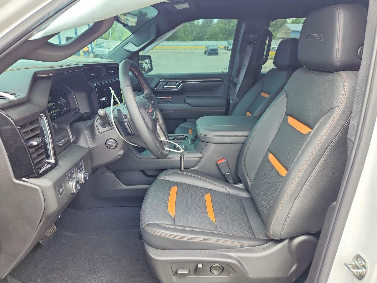 2025 GMC SIERRA K1500 AT4 photo 7