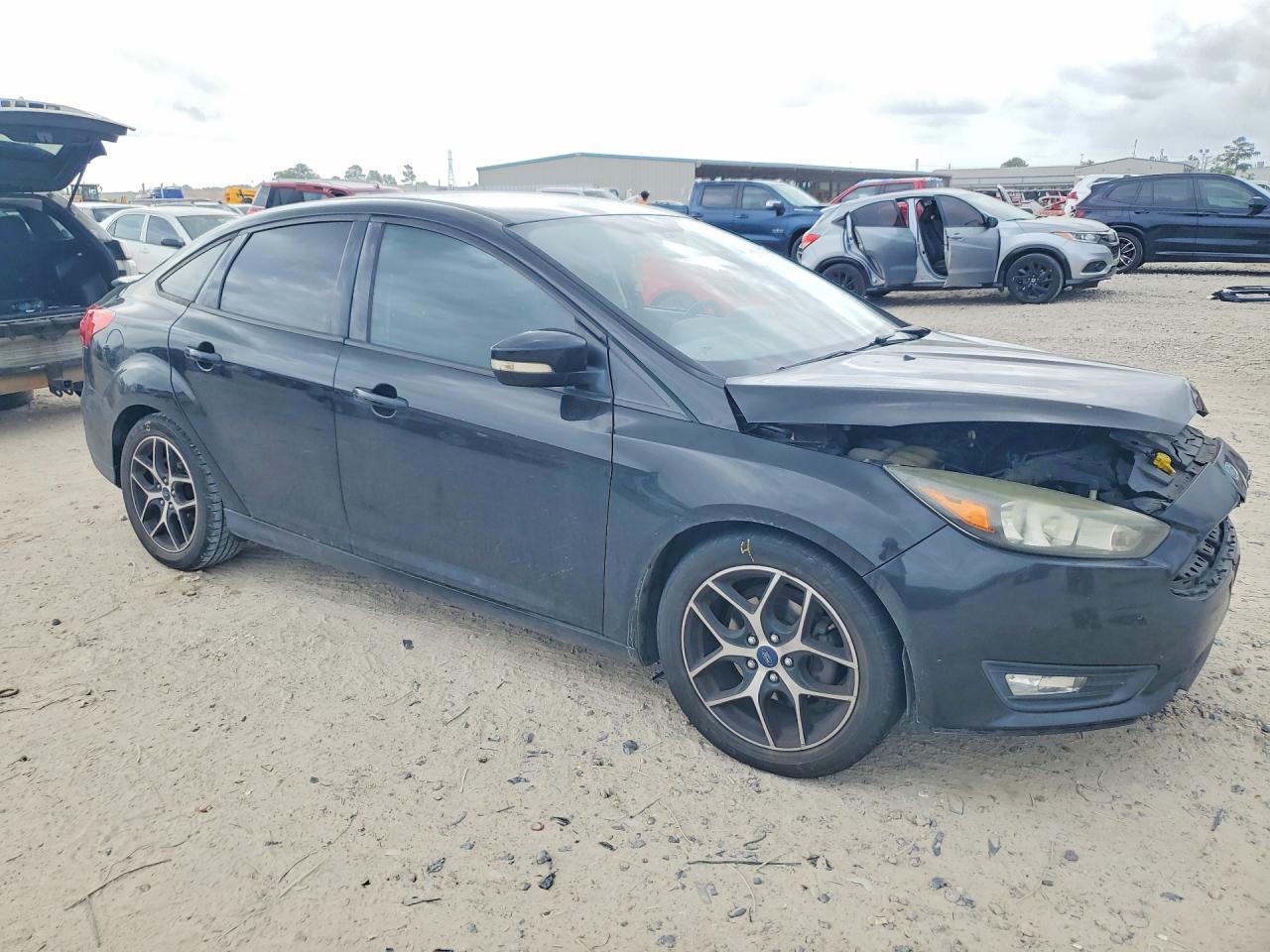 2015 FORD FOCUS SE photo 10