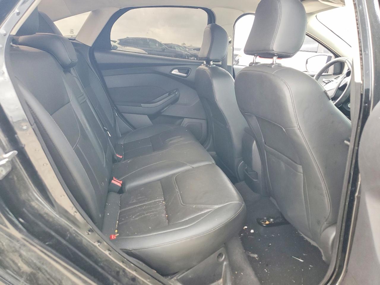 2015 FORD FOCUS SE photo 28
