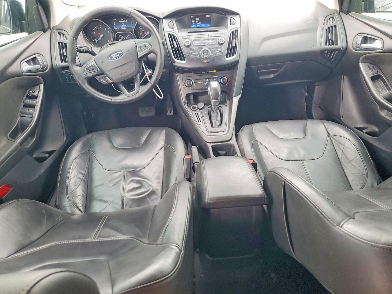 2015 FORD FOCUS SE photo 22