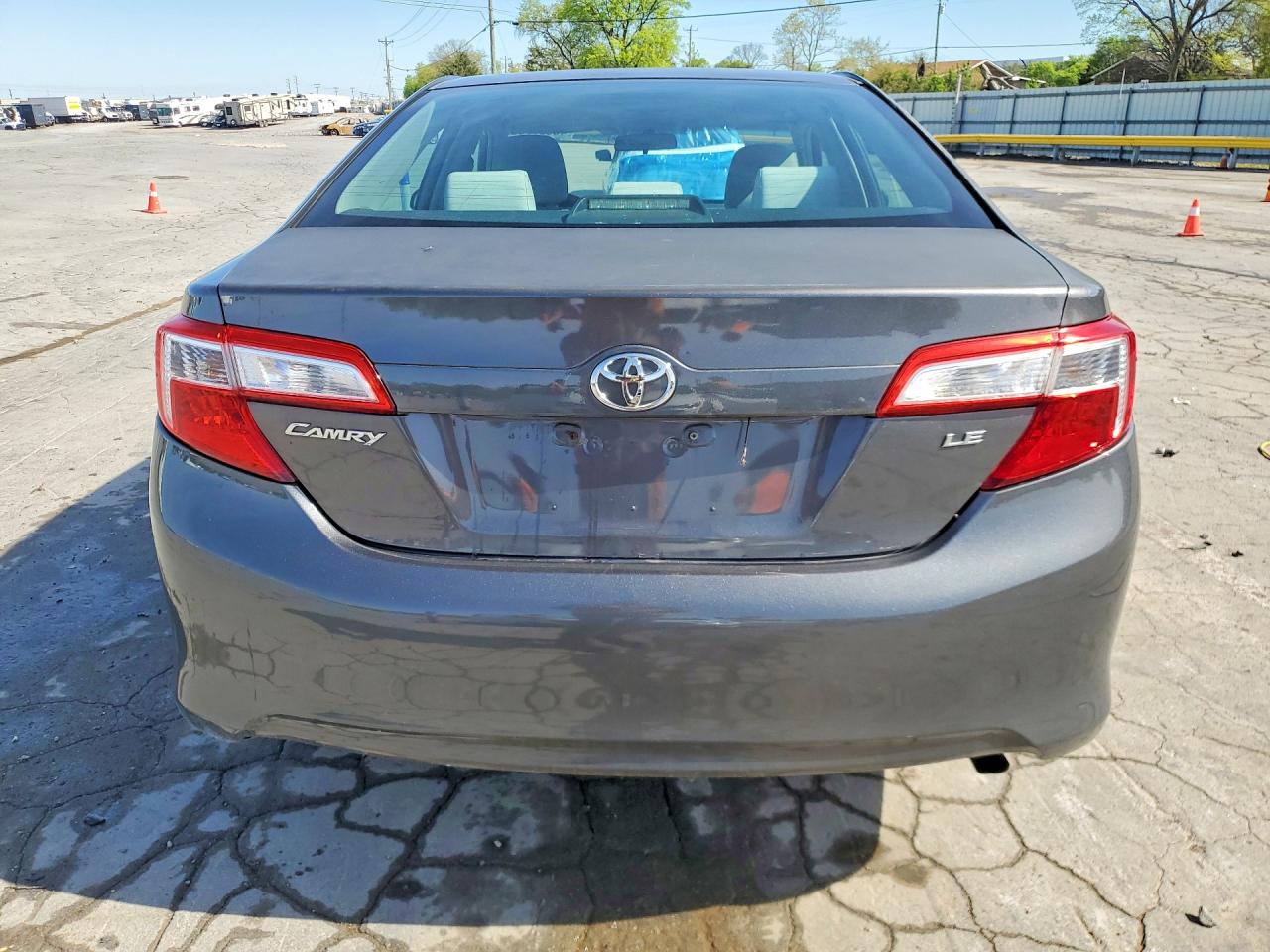 2012 TOYOTA CAMRY LE photo 16