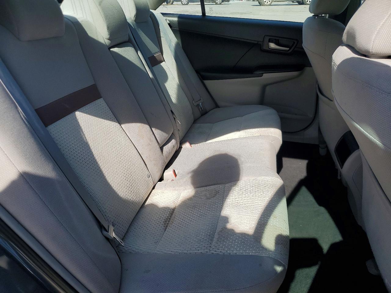 2012 TOYOTA CAMRY LE photo 28