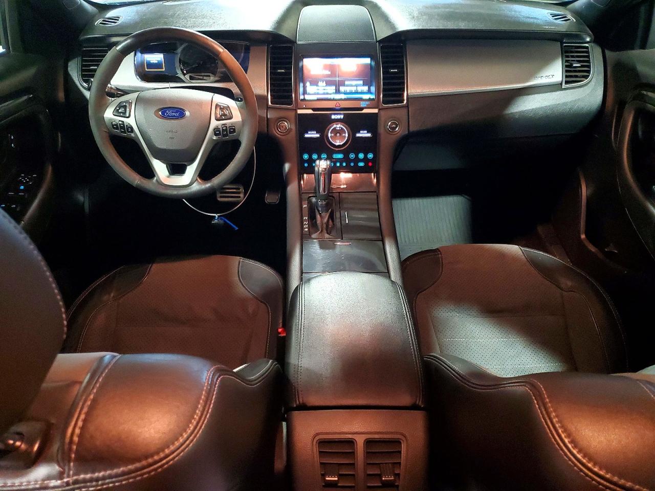 2015 FORD TAURUS SHO photo 22