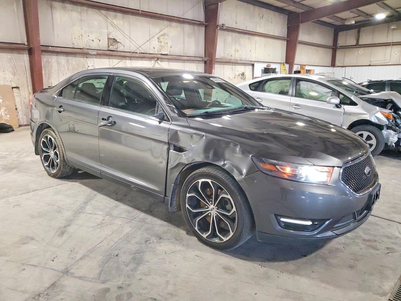 2015 FORD TAURUS SHO photo 10