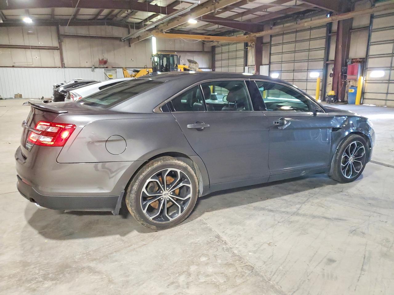 2015 FORD TAURUS SHO photo 7
