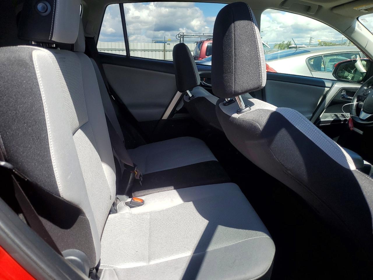 2017 TOYOTA RAV4 XLE photo 11